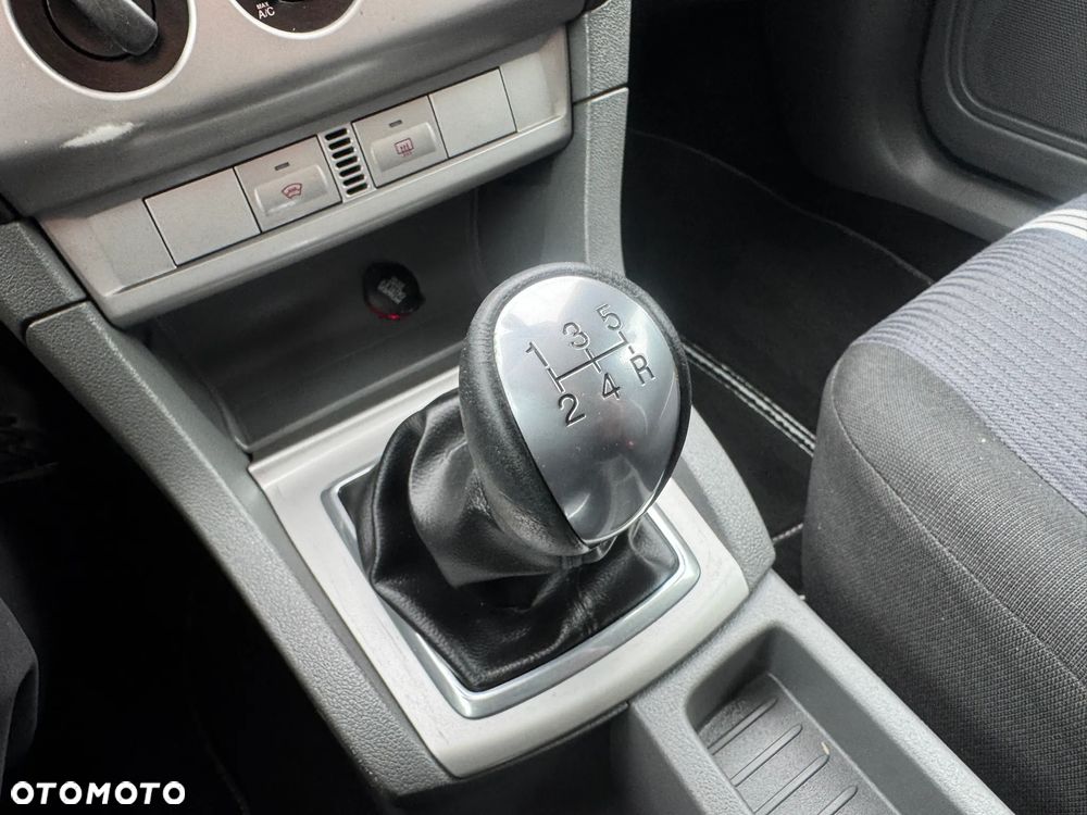 Ford Focus 1.6 16V Style - 23