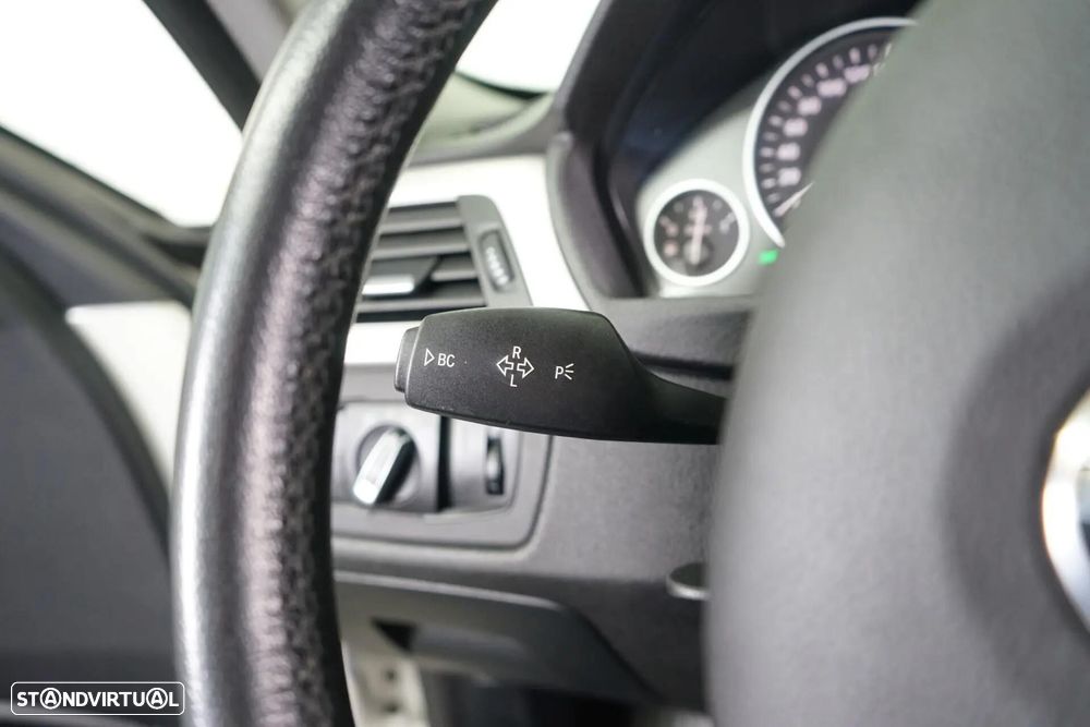 BMW 320 d Aut. Efficient Dynamics Edition - 23