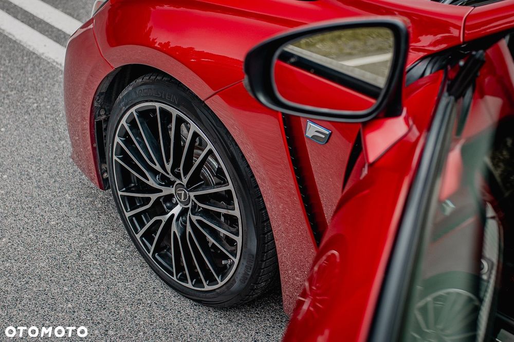Lexus RC F Carbon - 13