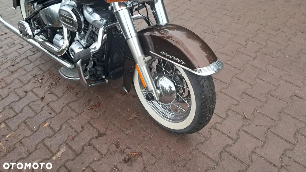 Harley-Davidson Softail Deluxe - 11
