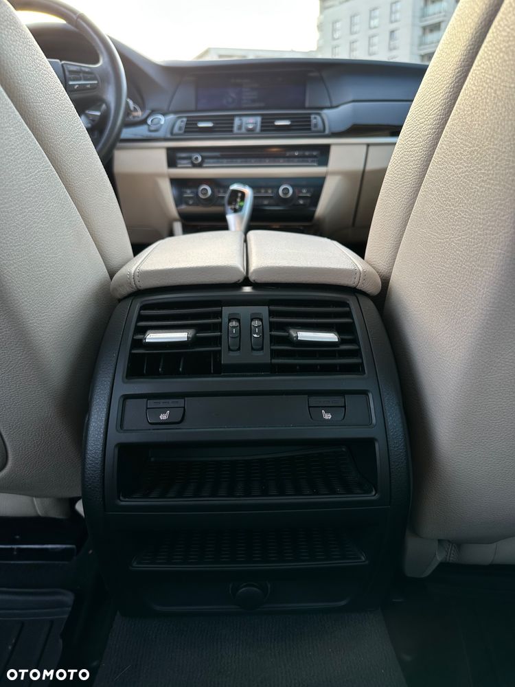 BMW Seria 5 528i xDrive Sport-Aut - 25