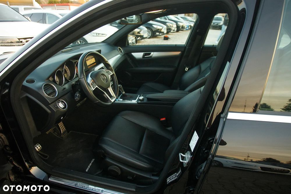 Mercedes-Benz Klasa C 350 CDI DPF (BlueEFFICIENCY) 7G-TRONIC Avantgarde - 16