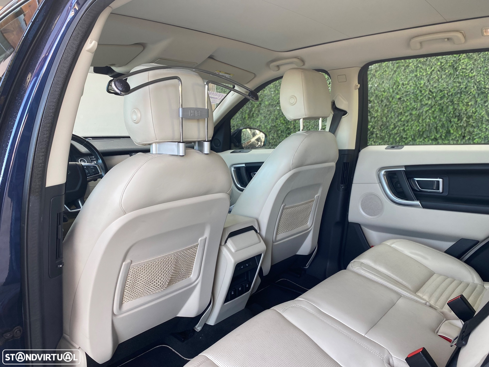 Land Rover Discovery Sport 2.0 TD4 HSE Luxury Auto - 31