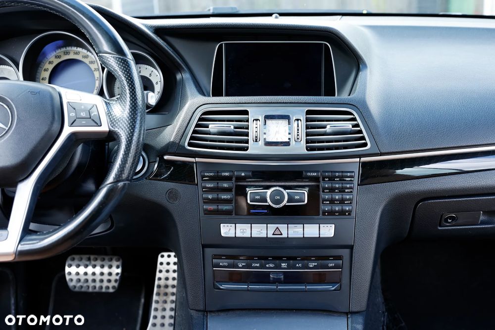 Mercedes-Benz Klasa E 400 4Matic Coupe 9G-TRONIC AMG Line - 11