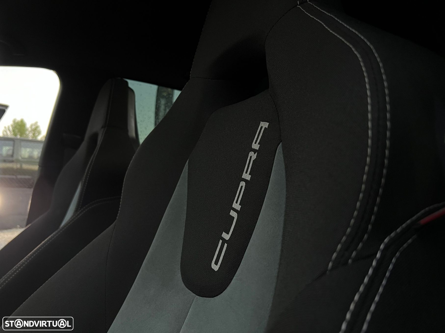 SEAT Leon 2.0 T FSI Cupra R - 22