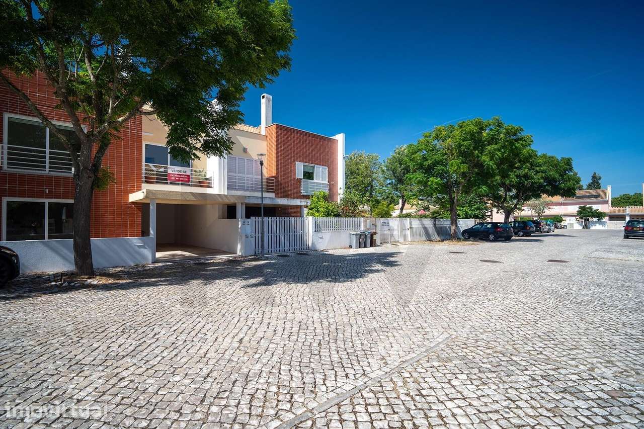 Moradia T4 com logradouro Pronta a Habitar | Vila Serena, Pinhal Novo - Grande imagem: 4/58