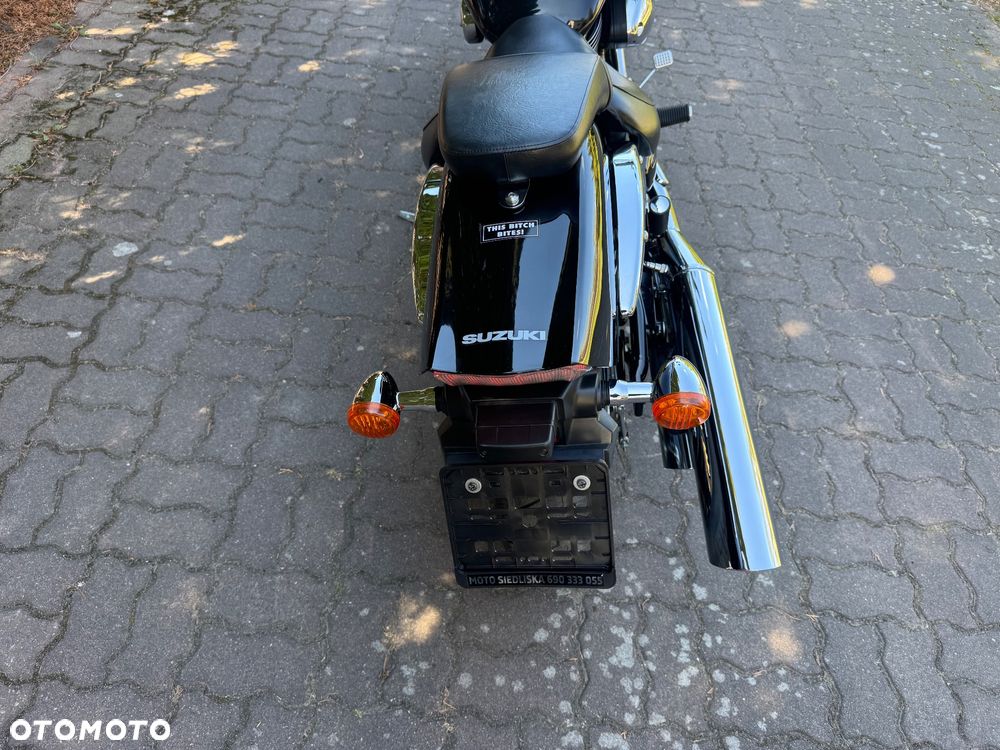 Suzuki Intruder - 13