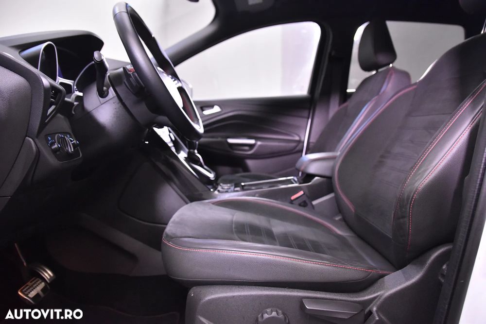 Ford Kuga 2.0 TDCi 2x4 Aut. ST-Line - 21