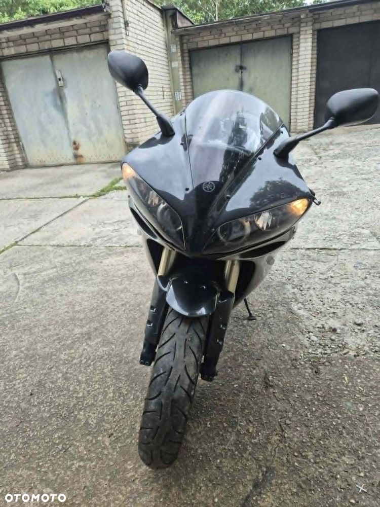 Yamaha R1 - 7