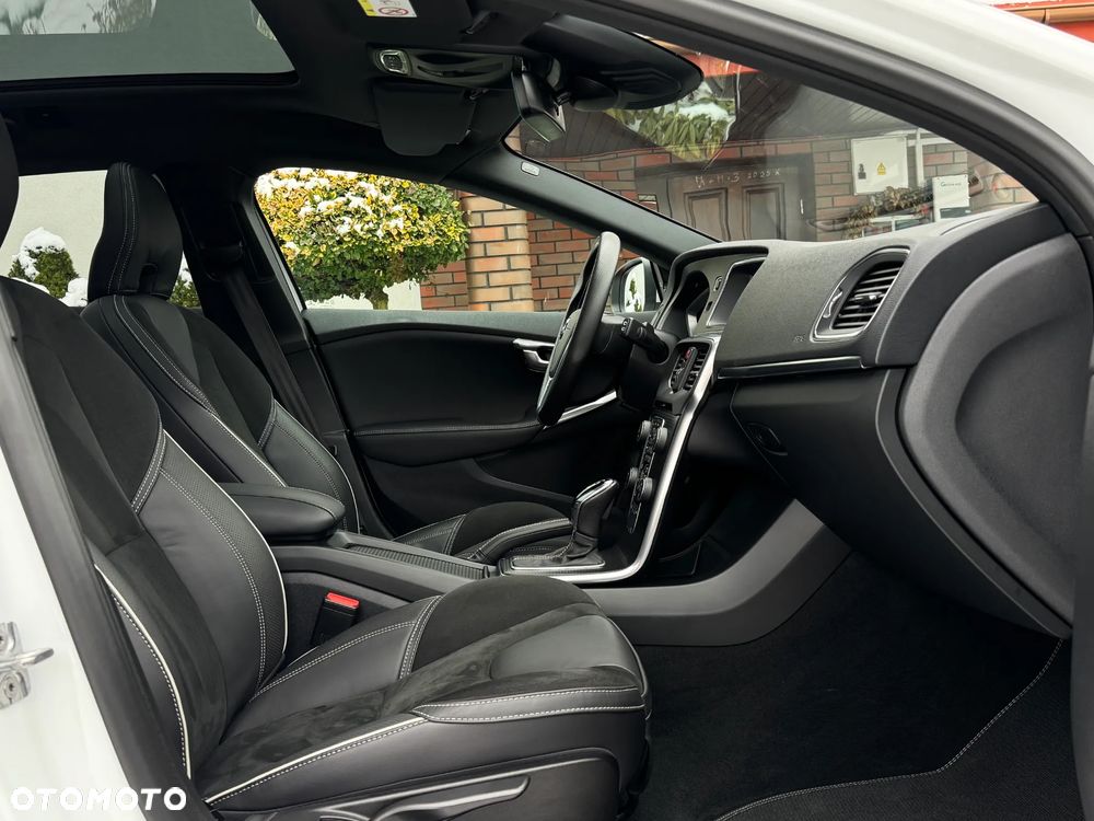 Volvo V40 D3 Geartronic RDesign - 20