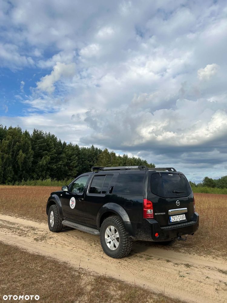 Nissan Pathfinder - 3