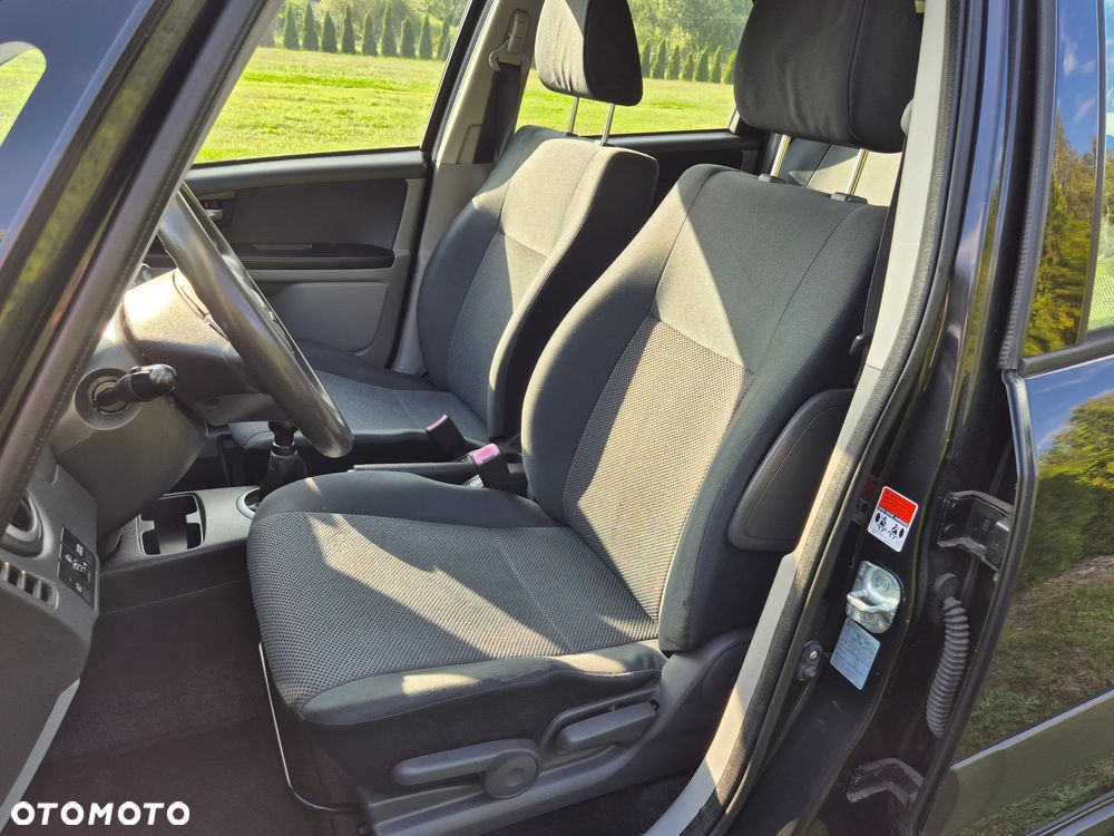 Suzuki SX4 - 10
