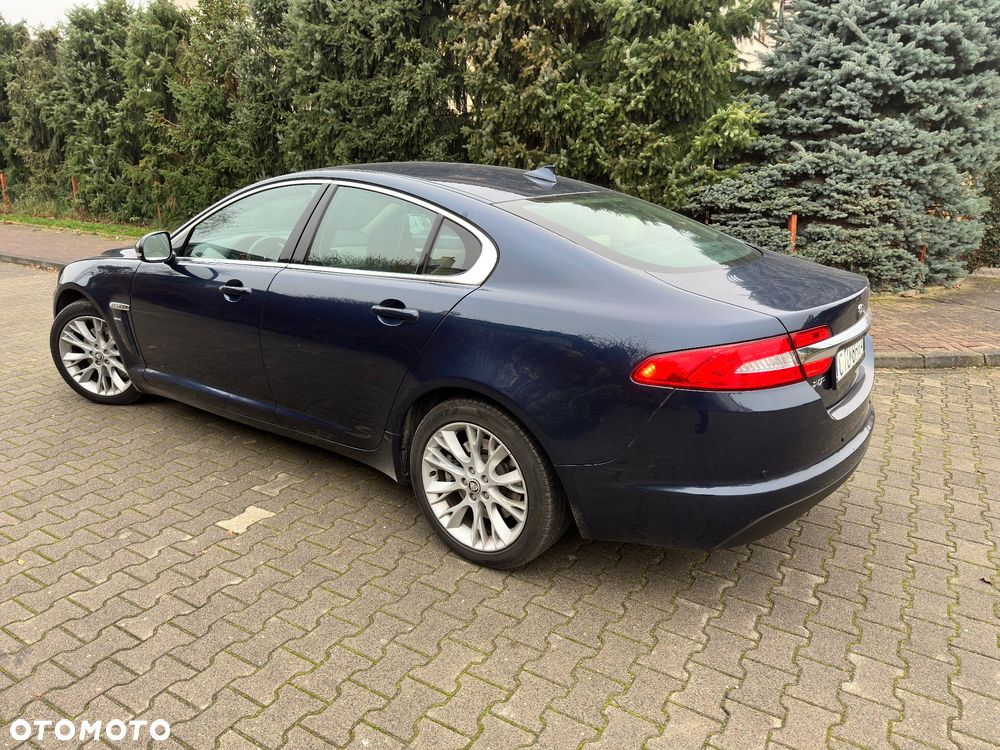 Jaguar XF 2.2 D Luxury - 7