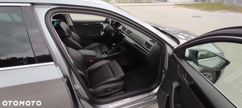 Skoda Superb 2.0 TDI 4x4 L&K DSG - 9