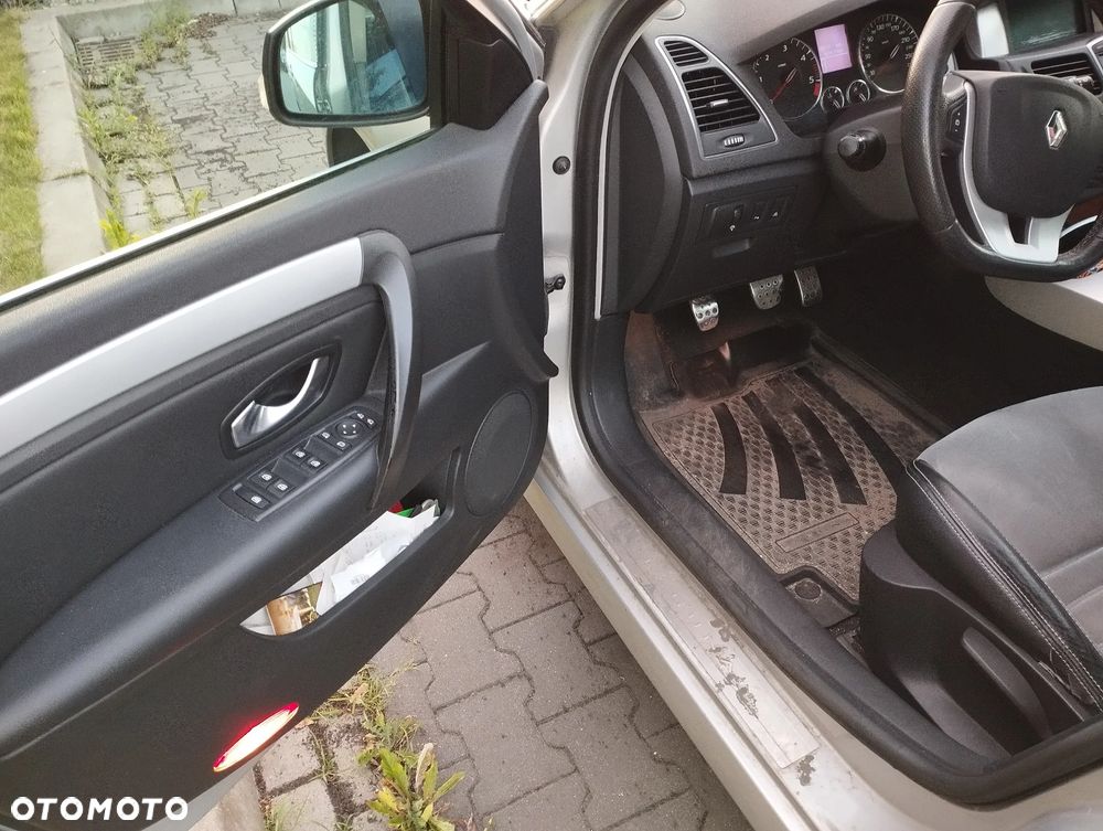 Renault Laguna dCi 180 FAP GT - 7
