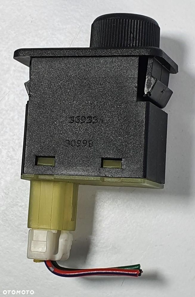 PANEL PRZEŁĄCZNIK REGULACJI ŚWIATEŁ NISSAN MICRA K11 36933 30998 - 3