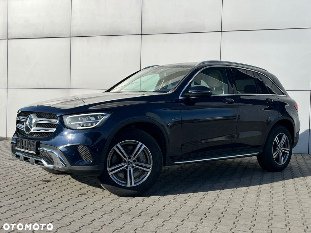 Mercedes-Benz GLC 300 e 4-Matic Business Edition - 3