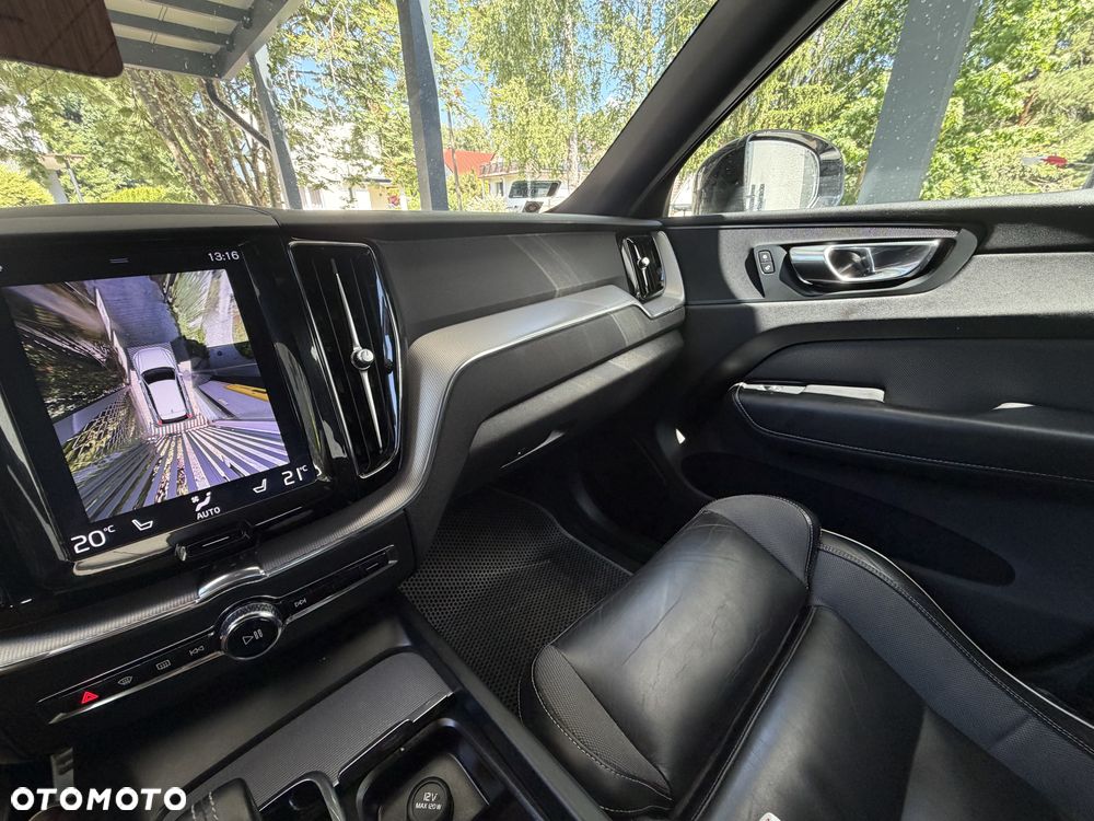 Volvo XC 60 D5 SCR AWD R-Design - 5