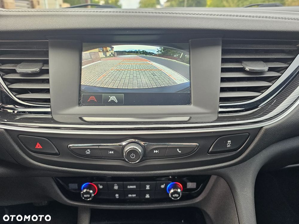 Opel Insignia - 12