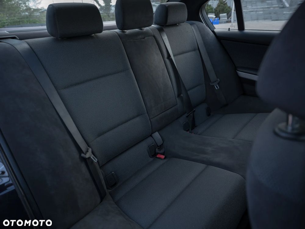 BMW Seria 3 318i Edition Sport - 30