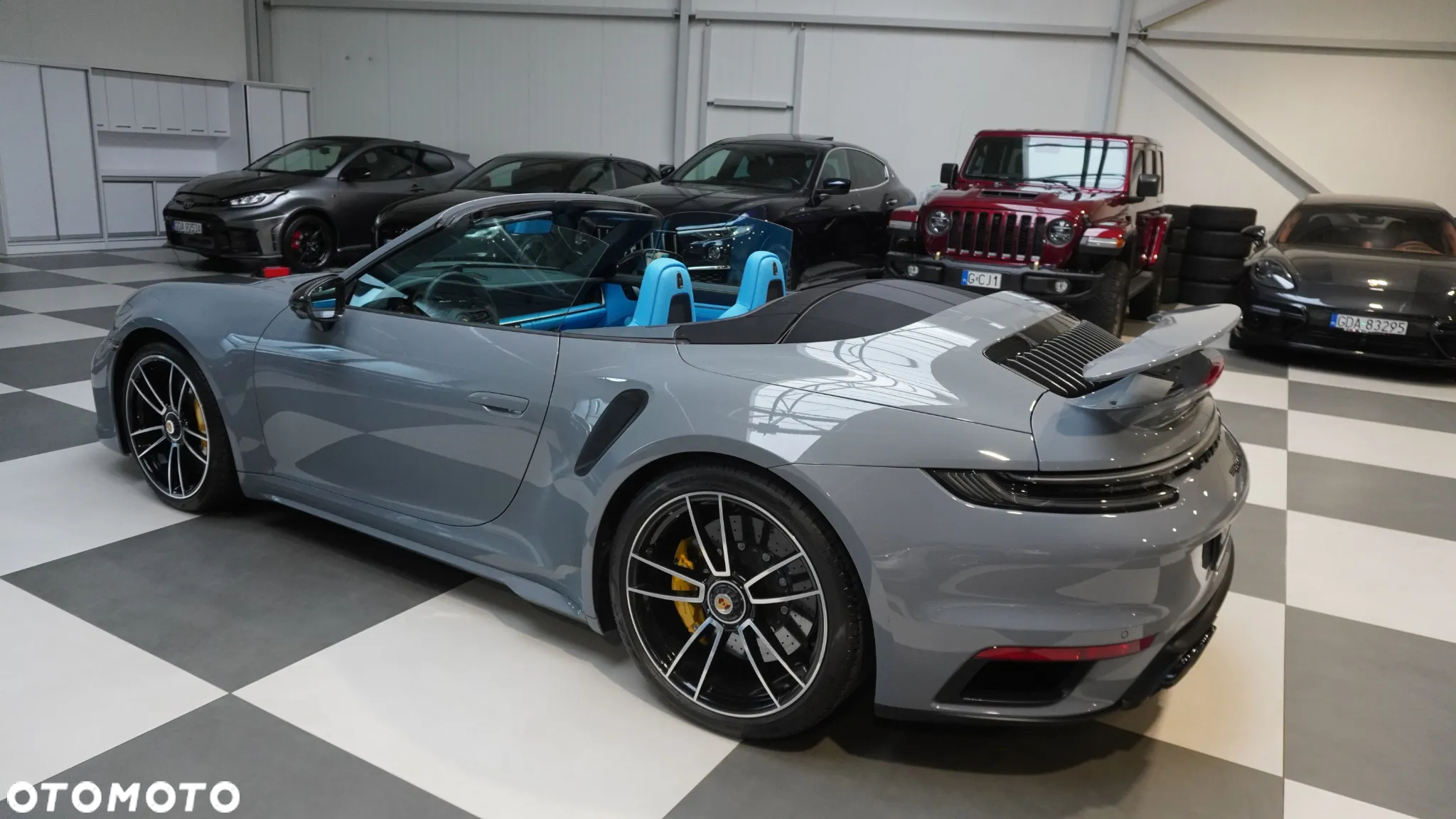 Porsche 911 Carrera Turbo S Cabrio - 3