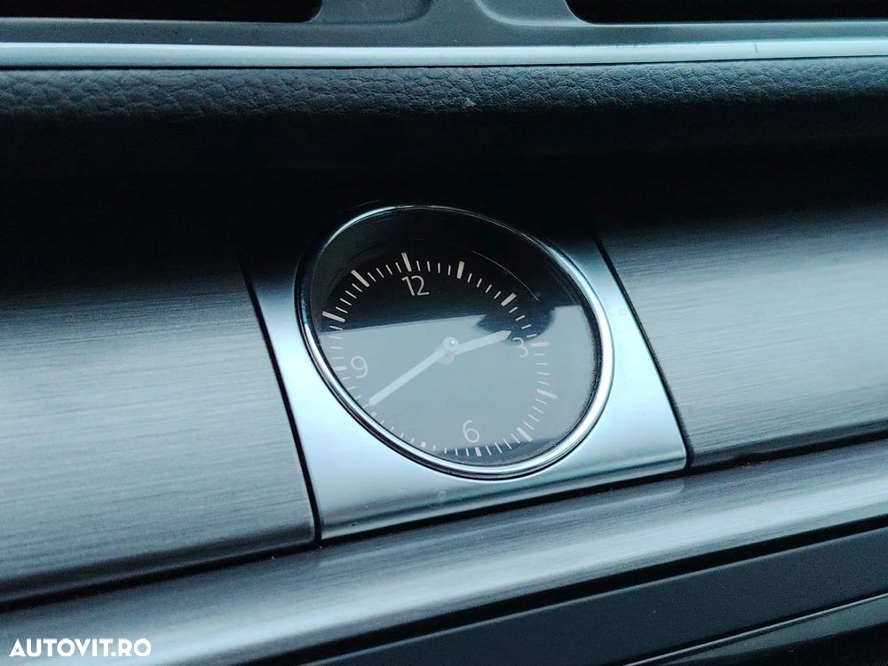 Volkswagen Passat - 27