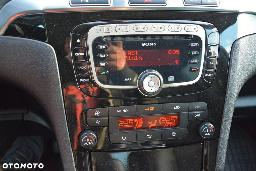 Ford S-Max 2.0 Titanium - 28