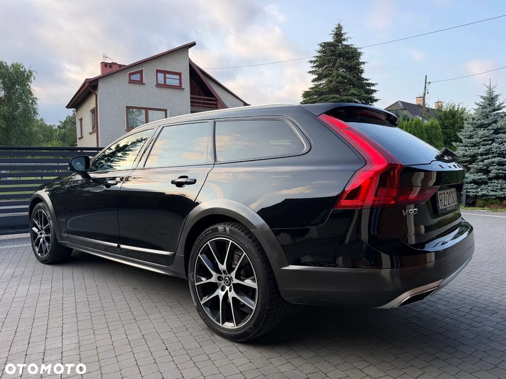 Volvo V90 Cross Country - 3