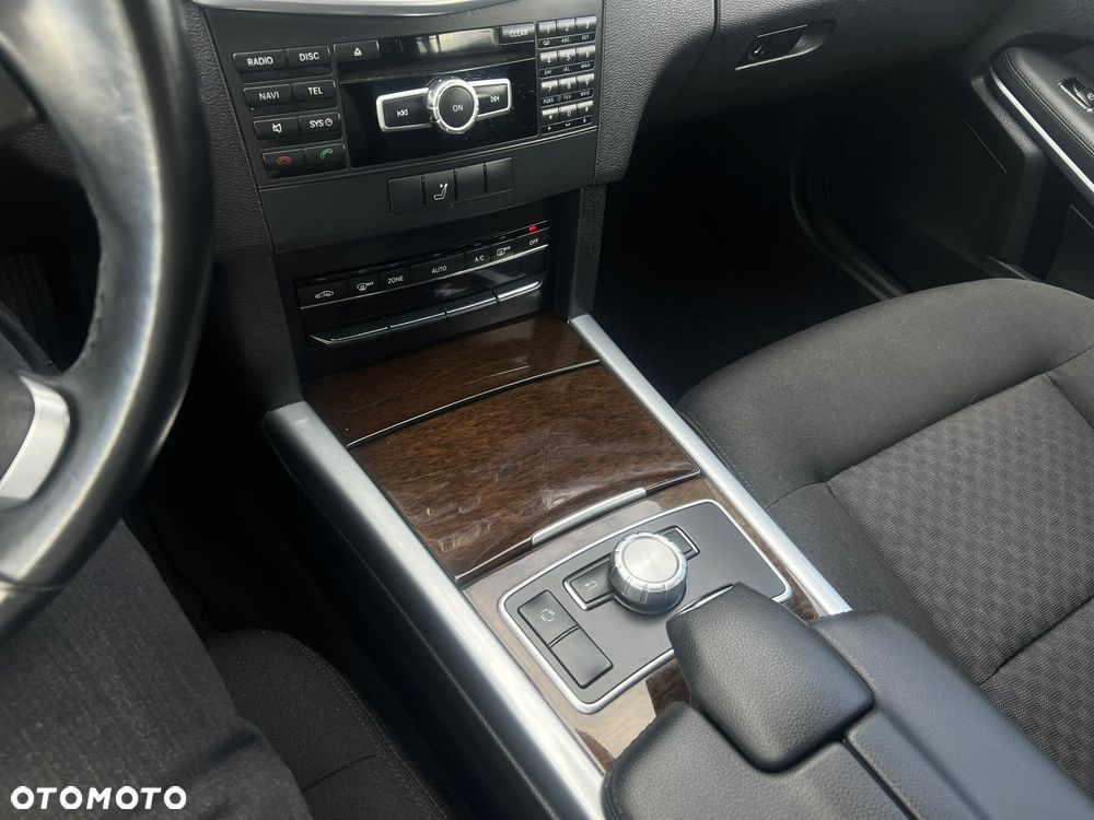Mercedes-Benz Klasa E 350 BlueTEC 4-Matic Elegance - 17