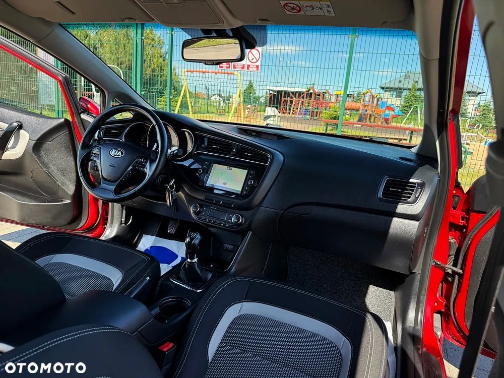 Kia Ceed 1.4 L - 6