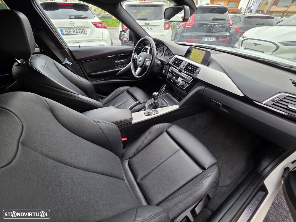 BMW 320 d Touring Pack M - 18