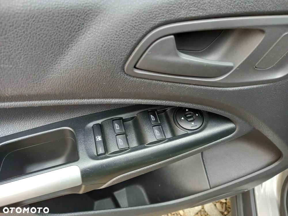 Ford Tourneo Connect Grand - 19