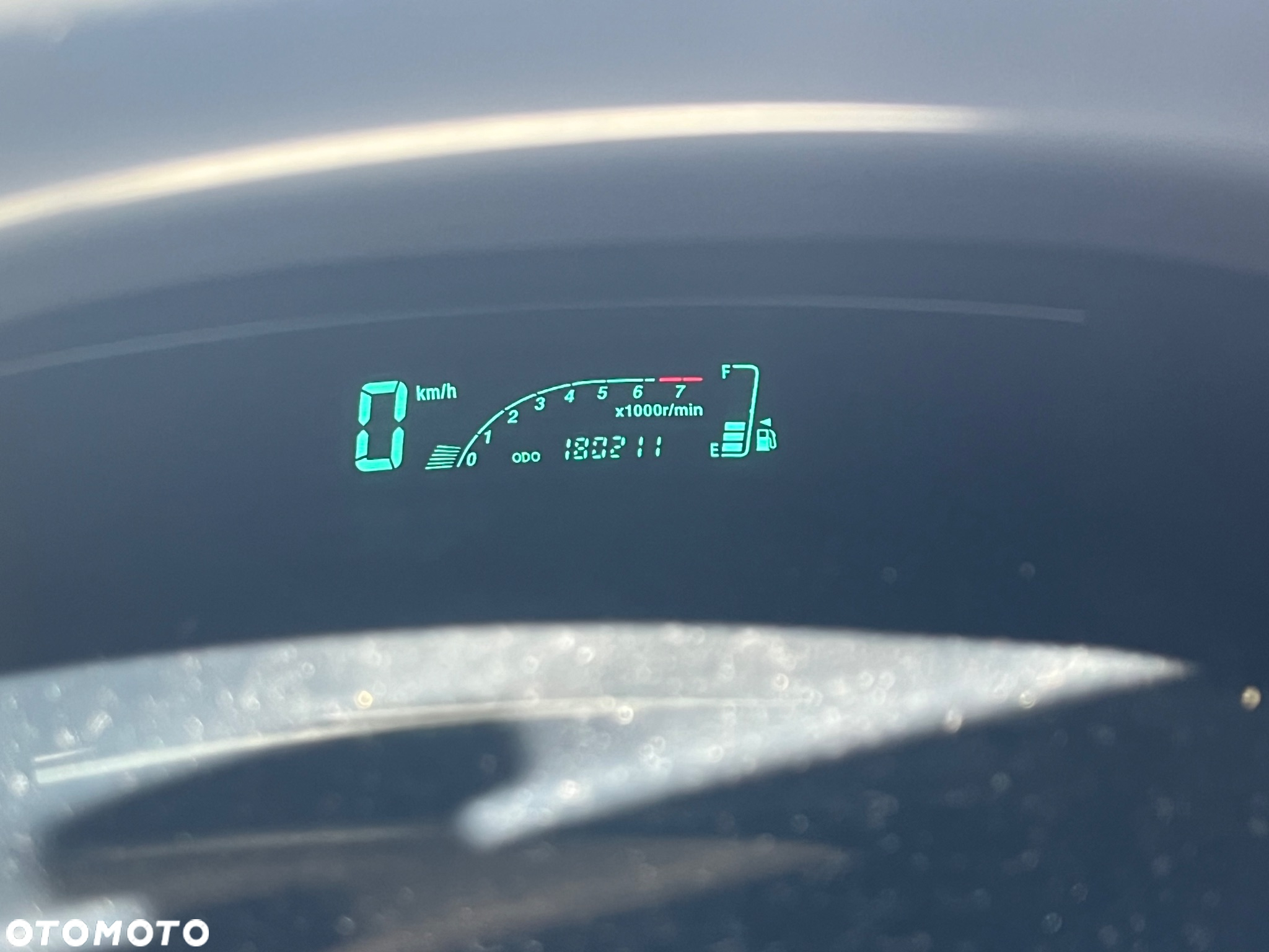Toyota Yaris 1.3 - 8