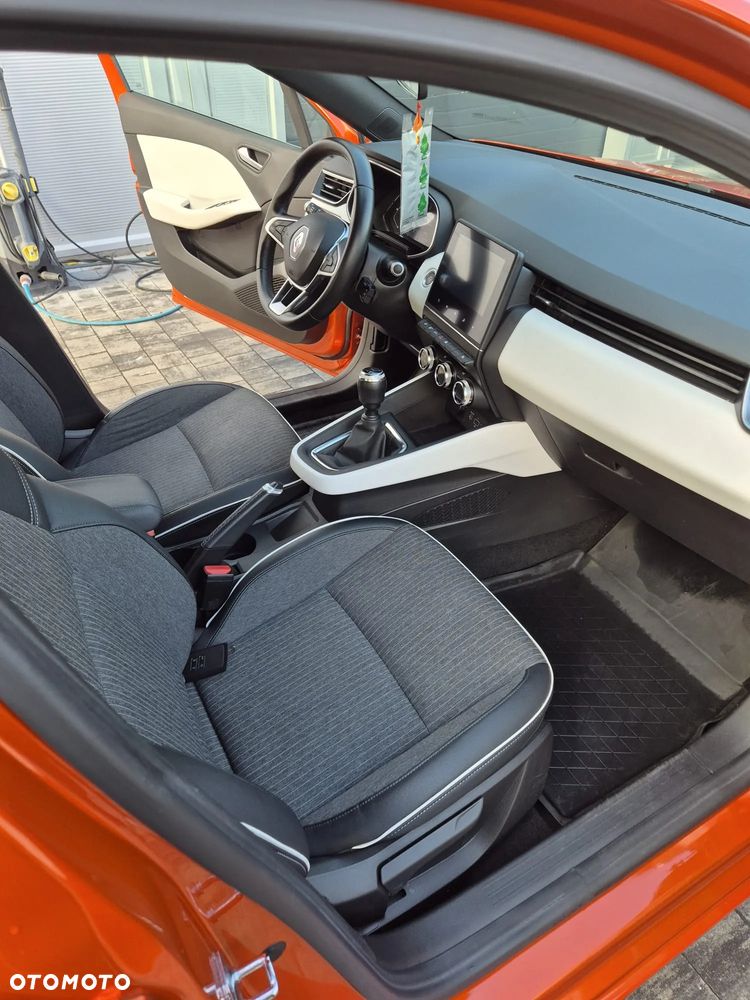 Renault Clio - 18