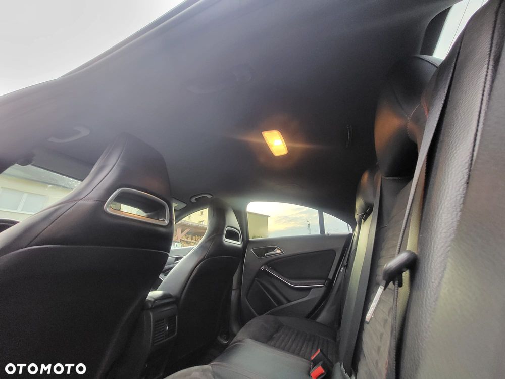 Mercedes-Benz CLA - 12