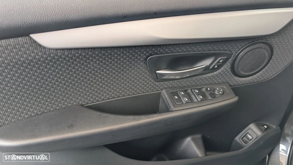 BMW 225xe Active Tourer - 14