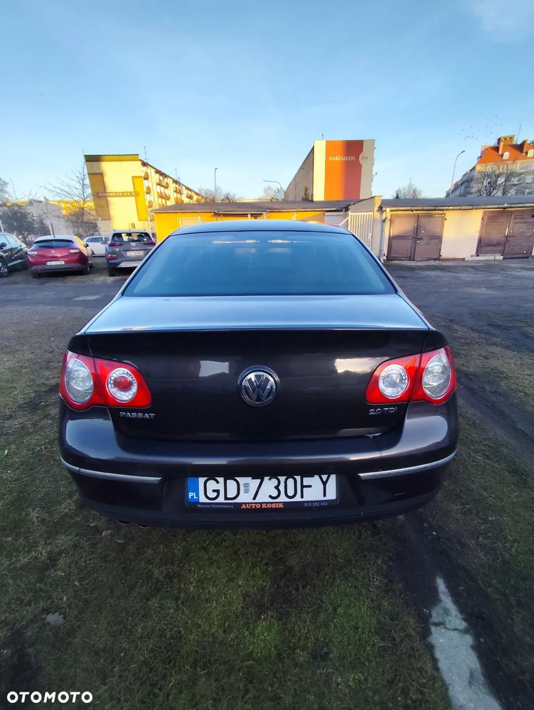 Volkswagen Passat 2.0 TDI DPF Highline - 2