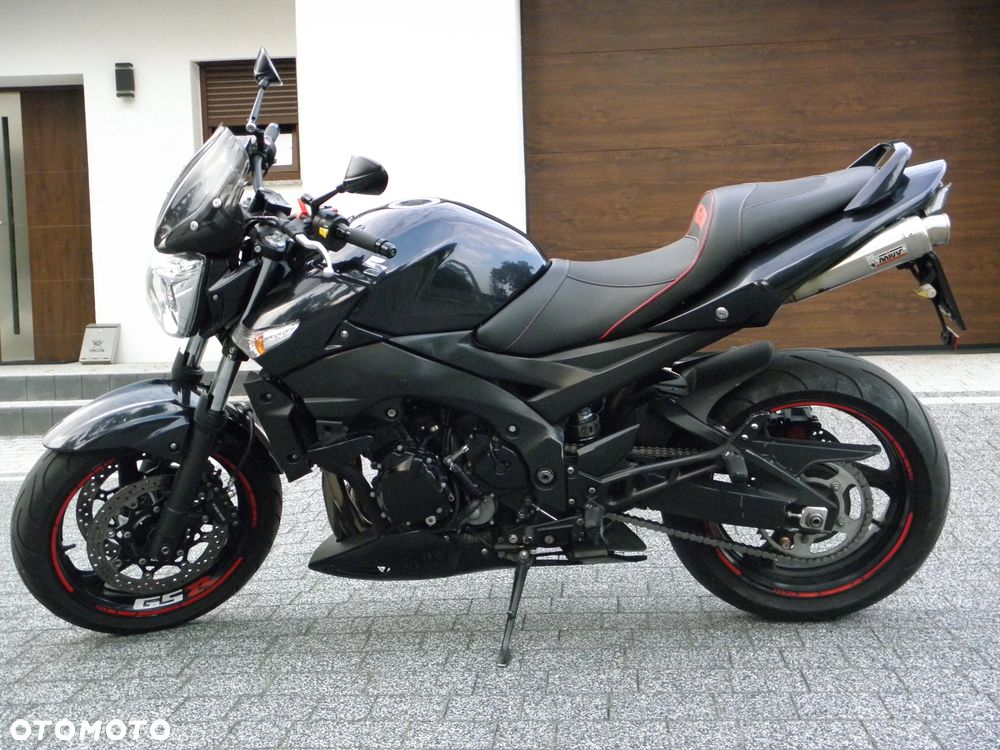 Suzuki GSR - 3