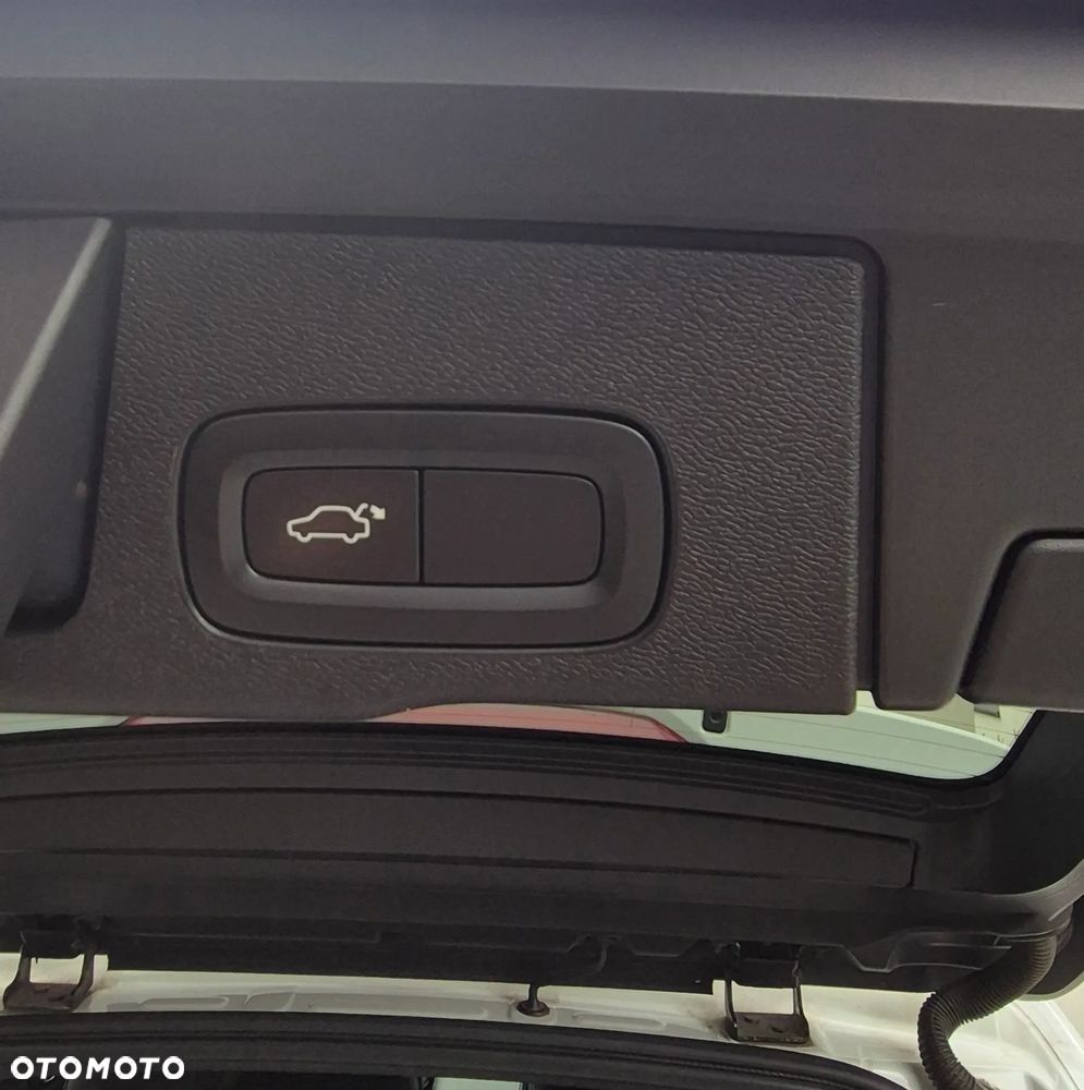 Volvo XC 60 D4 Geartronic RDesign - 29