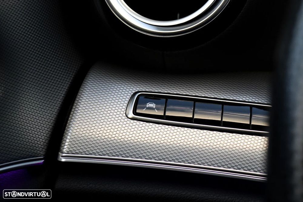 Mercedes-Benz E 300 de AMG Line 4Matic - 24