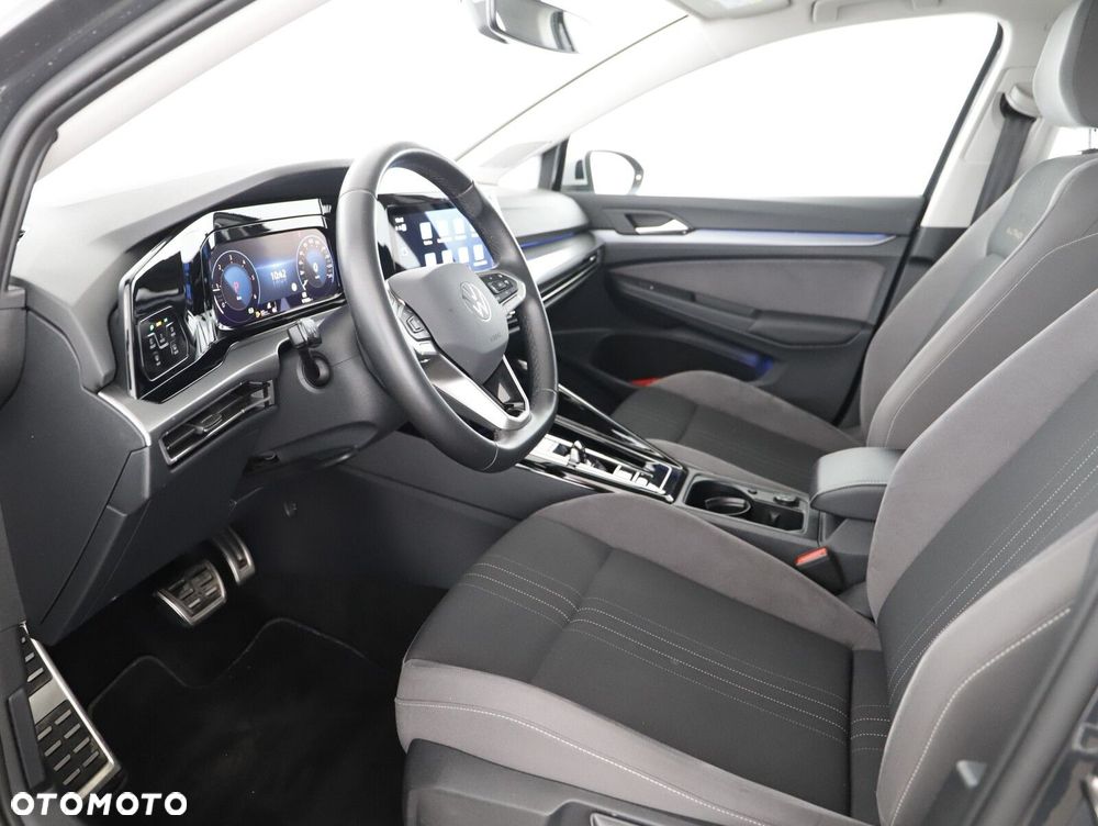 Volkswagen Golf - 11