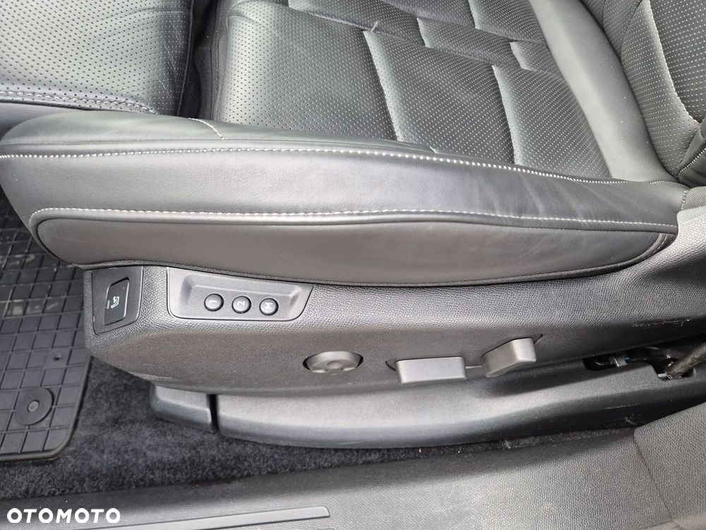 DS Automobiles DS 7 Crossback 1.6 E-Tense 4x4 Grand Chic - 28