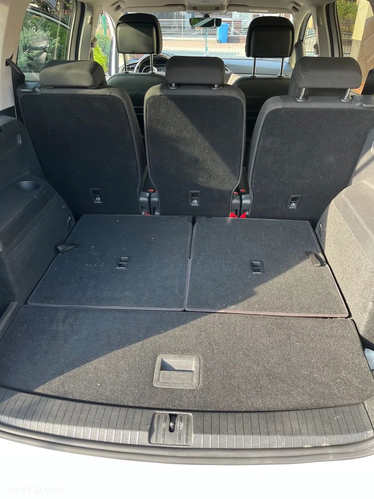 Volkswagen Touran - 9