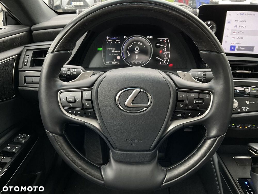 Lexus ES 300h Prestige - 26