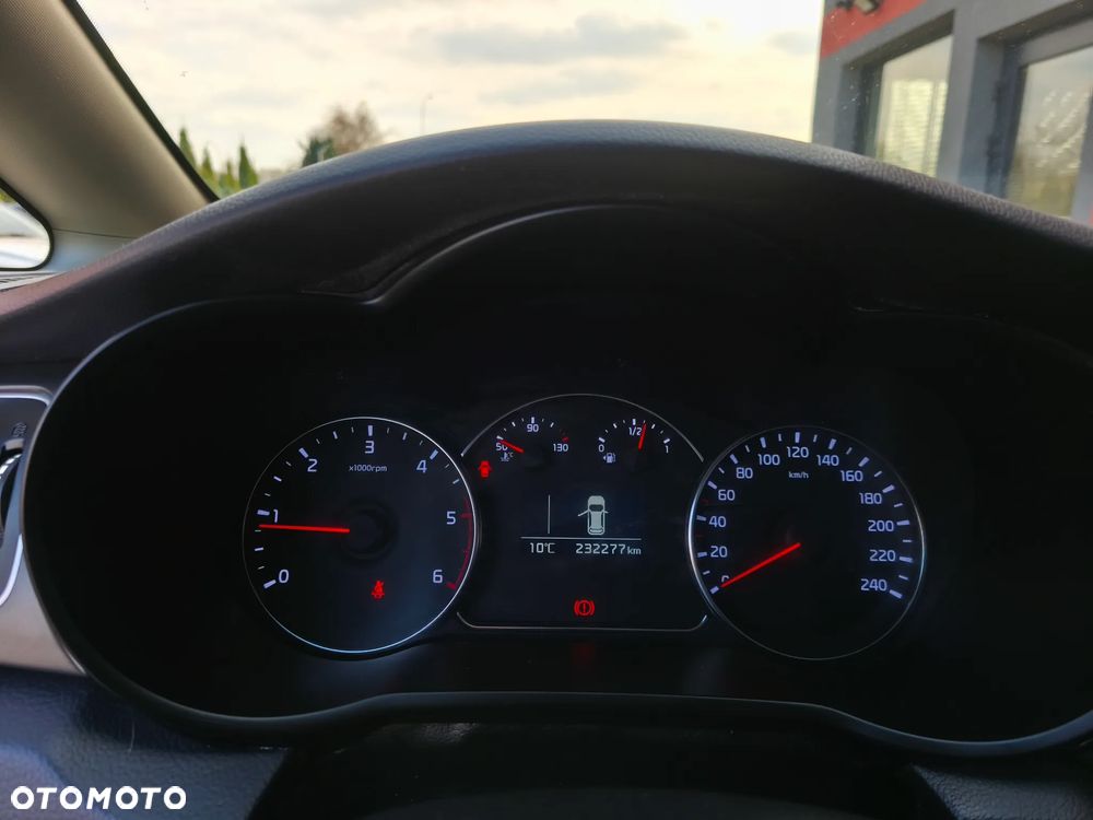 Kia Carens 1.7 CRDi XL 7os - 12