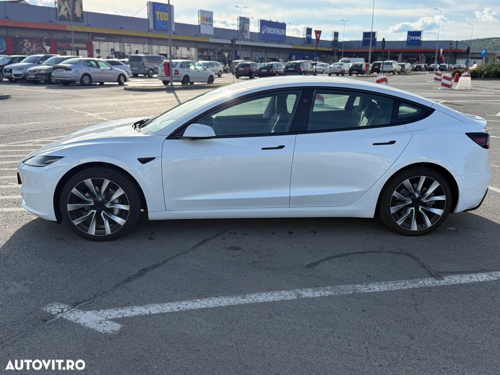 Tesla Model 3 - 4