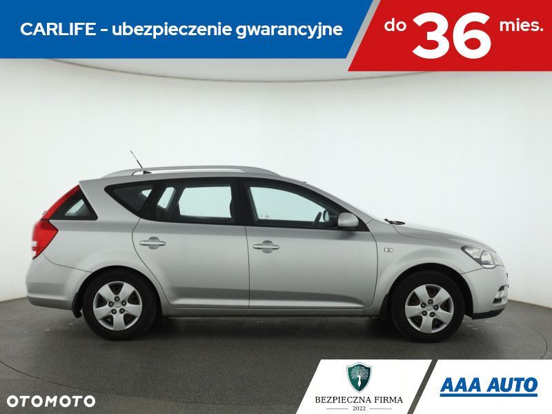 Kia Ceed - 8