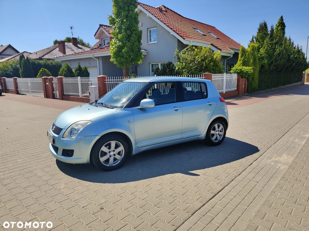 Suzuki Swift - 1