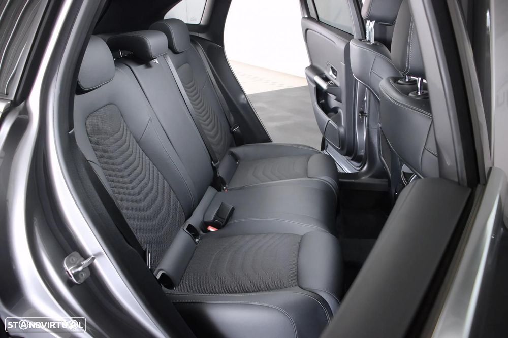 Mercedes-Benz GLA 200 Progressive - 14