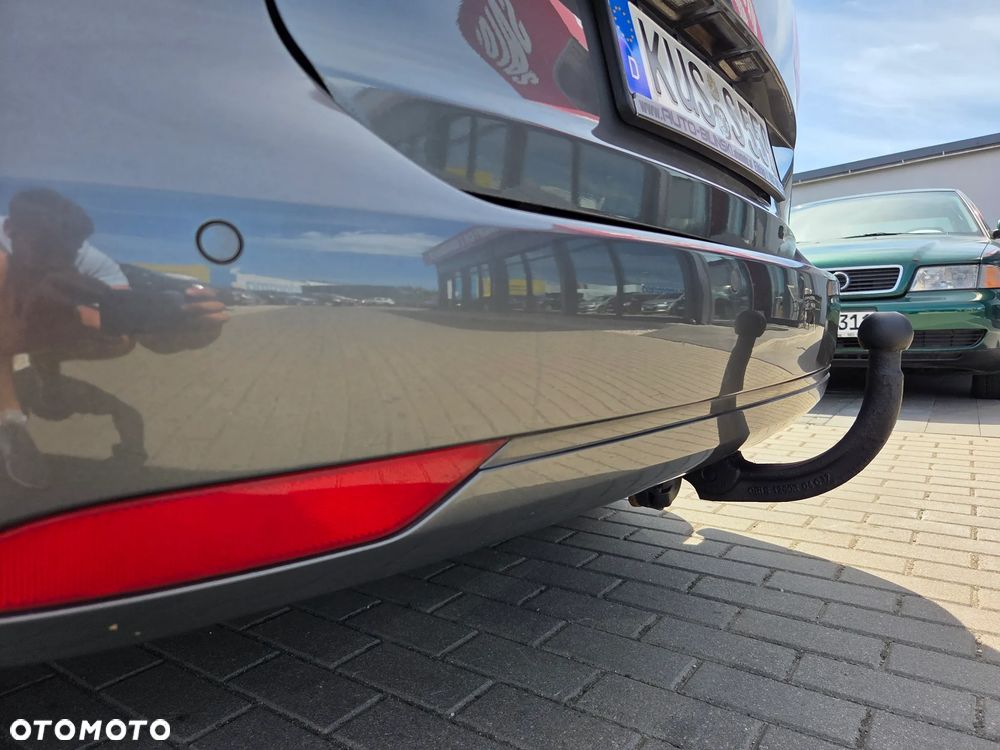 Volkswagen Touran 1.6 TDI DPF BlueMotion Technology Comfortline - 6